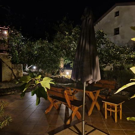 Apartments Villa Temer Pinezići Extérieur photo