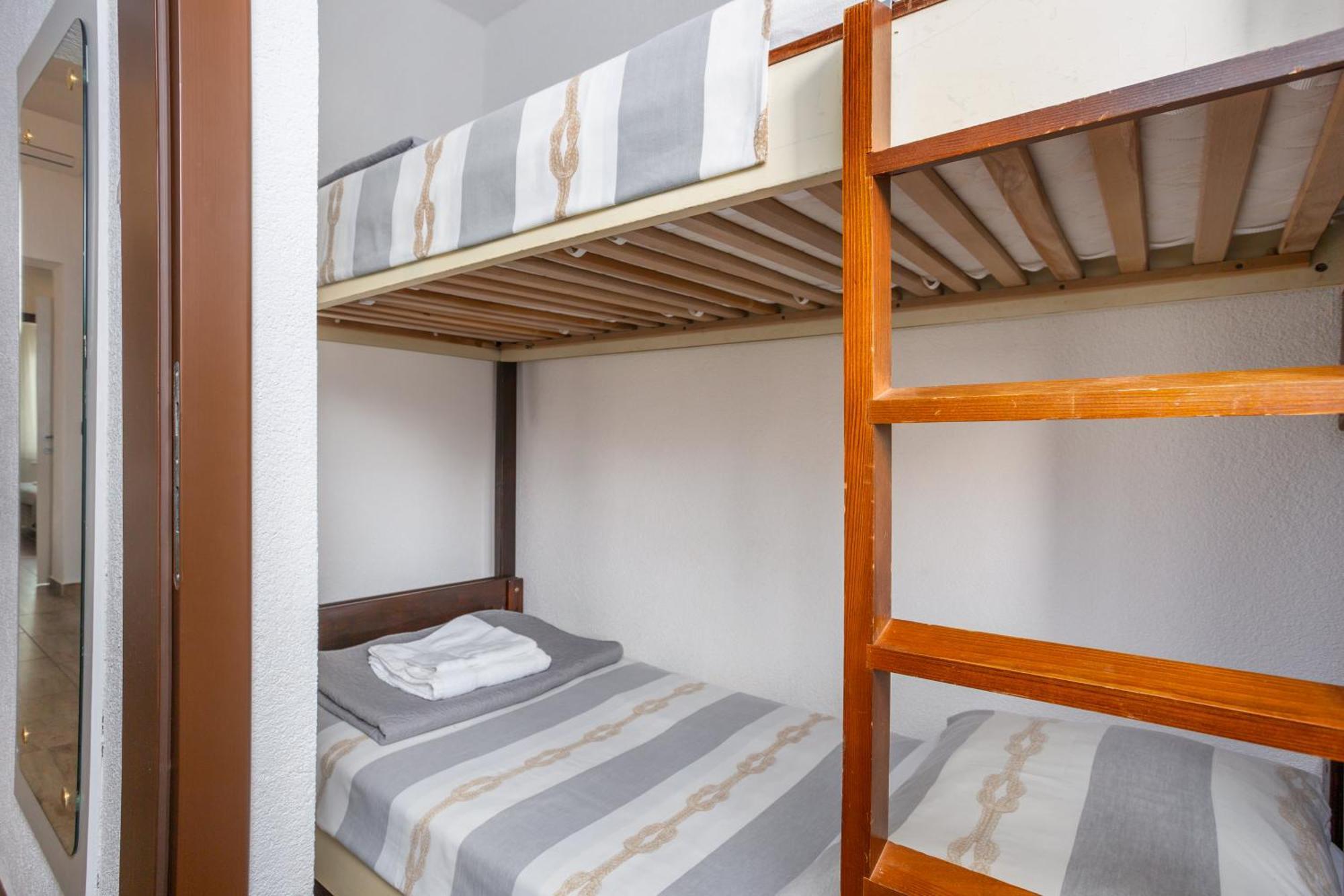 Apartments Villa Temer Pinezići Extérieur photo